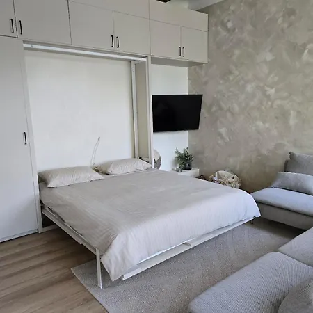 公寓 Adele Place *